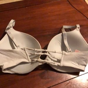 Very cute front closure bra with great back detail
